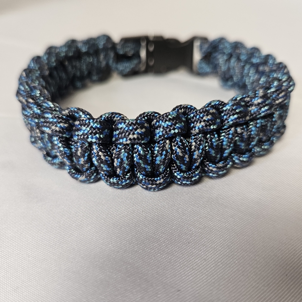 Handmade‎ Blue and Black 550 Paracord Bracelet Size 9"